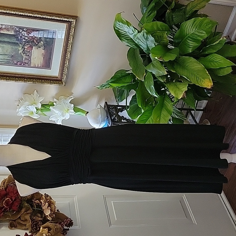 Jones Wear Dress black halter Vneck Empire waist A-line skirt pull on sz 12 EUC